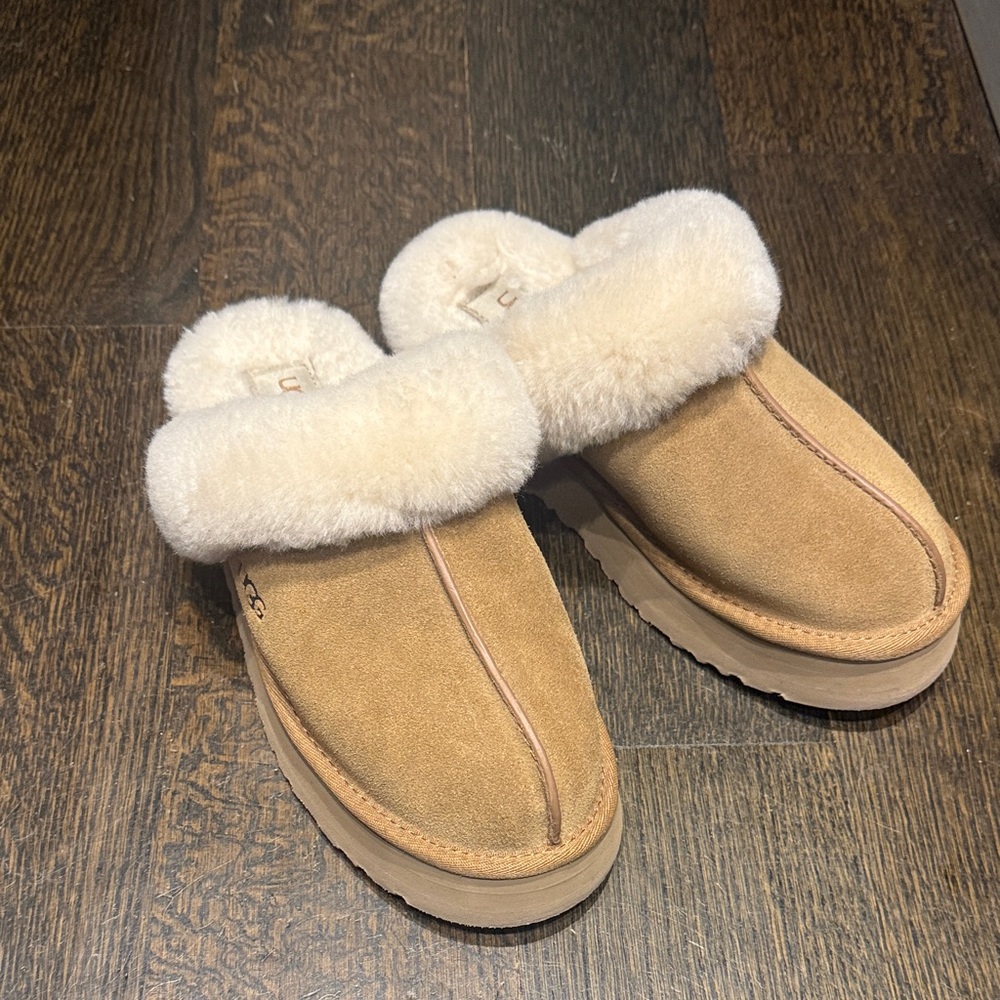 UGG Disquette Tan and Cream Shearling Slippers - Picture 2 of 7